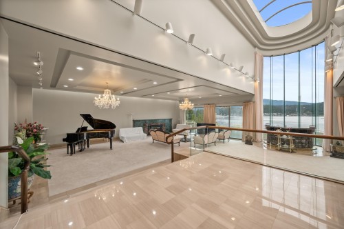 828 Beachview Drive, North Vancouver, BC 