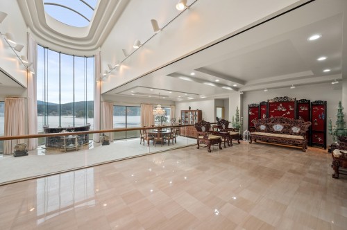 828 Beachview Drive, North Vancouver, BC 