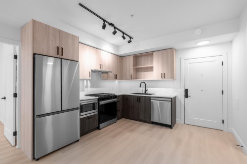 511-2002 St. George Street, Port Moody, BC 