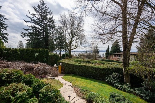2635 Rosebery Avenue, West Vancouver, BC 