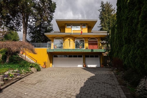 2635 Rosebery Avenue, West Vancouver, BC 