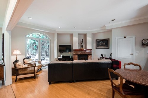 2635 Rosebery Avenue, West Vancouver, BC 