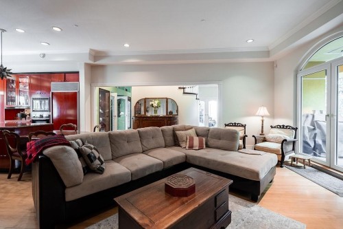 2635 Rosebery Avenue, West Vancouver, BC 