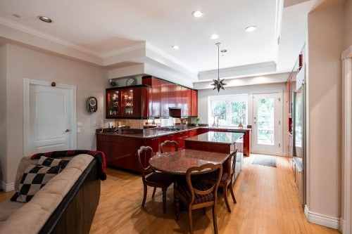 2635 Rosebery Avenue, West Vancouver, BC 