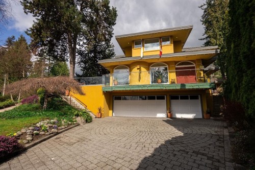 2635 Rosebery Avenue, West Vancouver, BC 