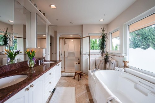 2635 Rosebery Avenue, West Vancouver, BC 