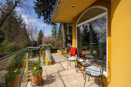 2635 Rosebery Avenue, West Vancouver, BC 
