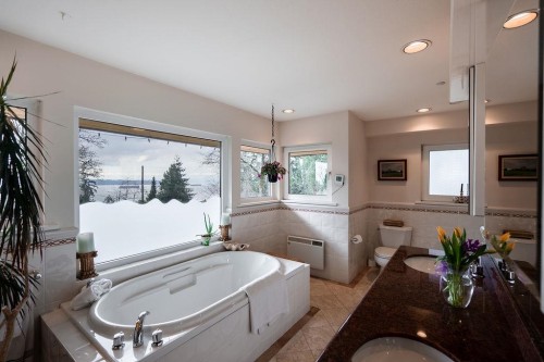 2635 Rosebery Avenue, West Vancouver, BC 