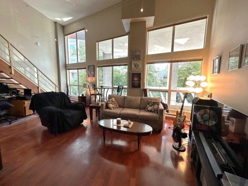 217-933 Seymour Street  Vancouver, BC V6B 6L6