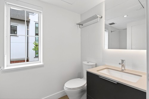 109-2070 Curling Road, North Vancouver, BC 