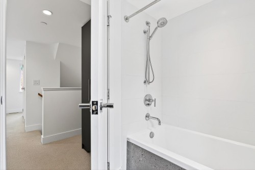 109-2070 Curling Road, North Vancouver, BC 