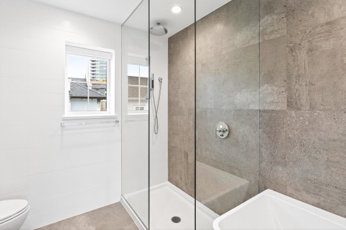 109-2070 Curling Road, North Vancouver, BC 