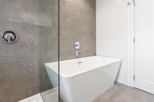 109-2070 Curling Road, North Vancouver, BC 