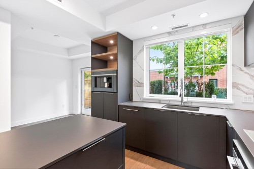 109-2070 Curling Road, North Vancouver, BC 