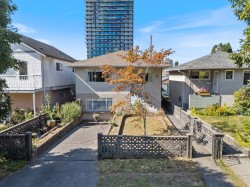 5131 Ann Street  Vancouver, BC V5R 4J8