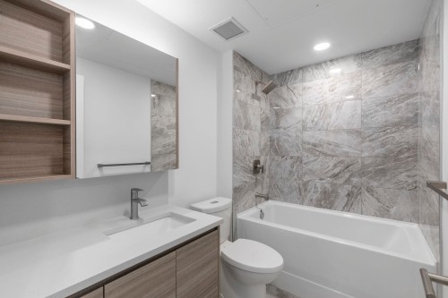 1107-4433 Alaska Street, Burnaby, BC 