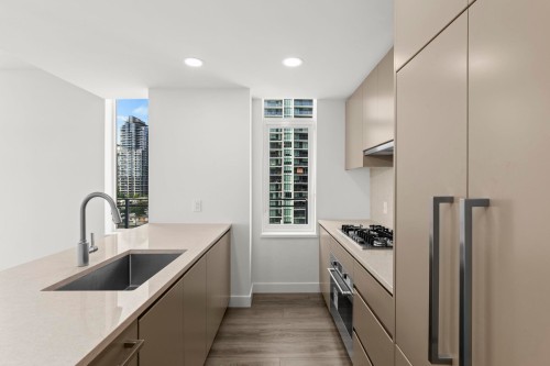 1107-4433 Alaska Street, Burnaby, BC 