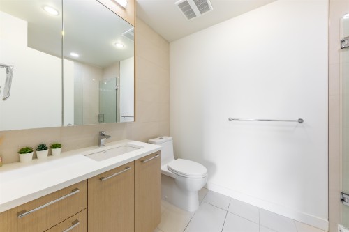 315-4033 May Drive, Richmond, BC 