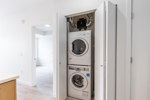 315-4033 May Drive, Richmond, BC 