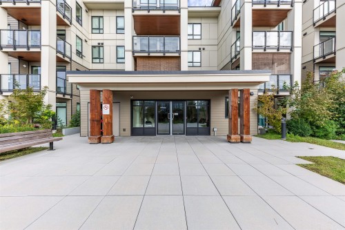 315-4033 May Drive, Richmond, BC 