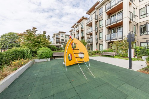 315-4033 May Drive, Richmond, BC 