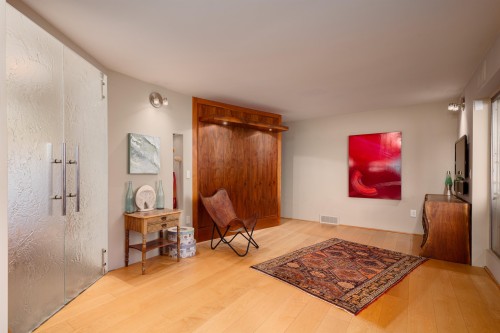 1001-02-150 24Th Street, West Vancouver, BC 