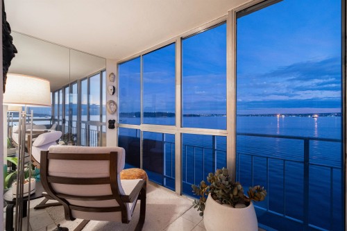 1001-02-150 24Th Street, West Vancouver, BC 