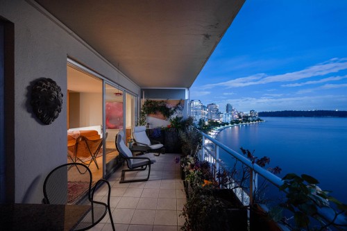 1001-02-150 24Th Street, West Vancouver, BC 