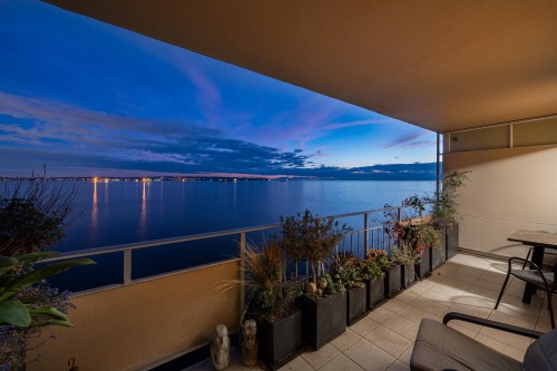 1001-02-150 24Th Street, West Vancouver, BC 