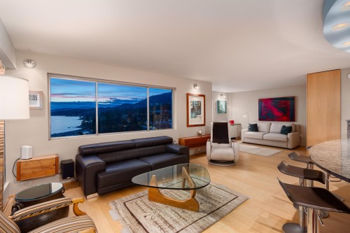 1001-02-150 24Th Street, West Vancouver, BC 