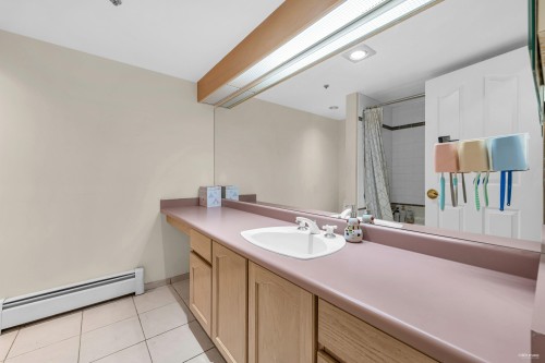 221-7251 Minoru Boulevard, Richmond, BC 