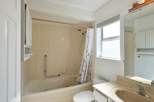 808 Bayview Heights Road, Gibsons, BC 