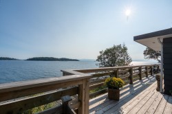 6669 Sunshine Coast Highway  Sechelt, BC V7Z 0M9