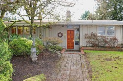 4067 Sunnycrest Drive  North Vancouver, BC V7R 3E3