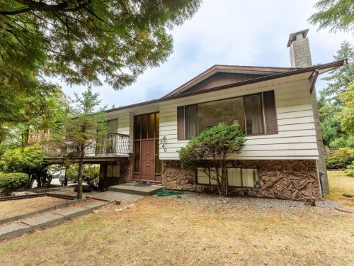 540 Schoolhouse Street  Coquitlam, BC V3J 5P1