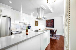 306-2020 Fullerton Avenue  North Vancouver, BC V7P 3G3