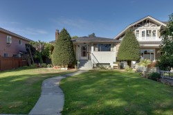 3929 Triumph Street  Burnaby, BC V5C 1Y9