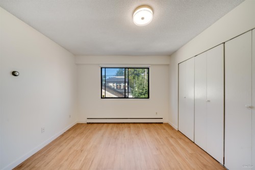 4565 9Th Avenue W, Vancouver, BC 