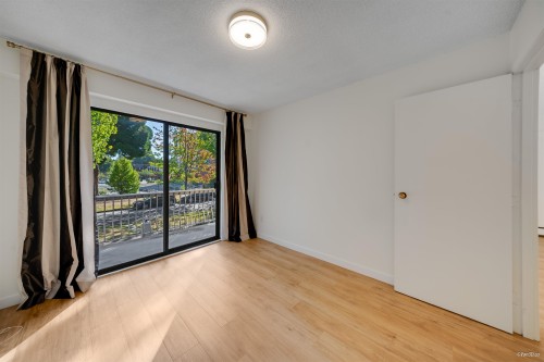 4565 9Th Avenue W, Vancouver, BC 