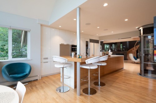 5480 Keith Road, West Vancouver, BC 