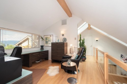 5480 Keith Road, West Vancouver, BC 