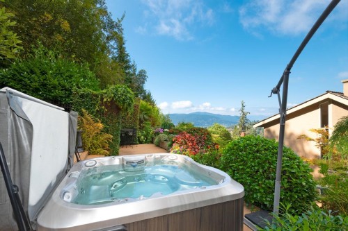 5480 Keith Road, West Vancouver, BC 