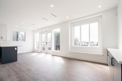 2970 7Th Avenue E, Vancouver, BC 