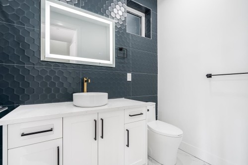 2970 7Th Avenue E, Vancouver, BC 