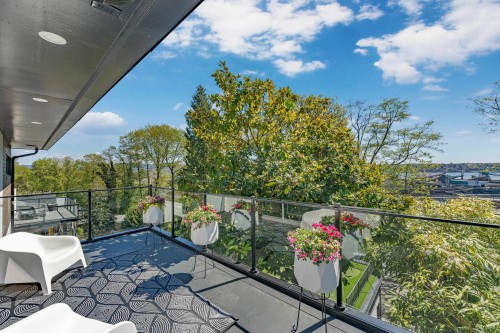 919 4Th Street E, North Vancouver, BC 