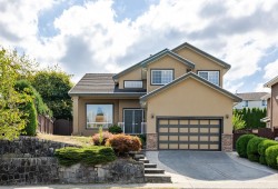 9160 Mona Avenue  Burnaby, BC V3N 5A7