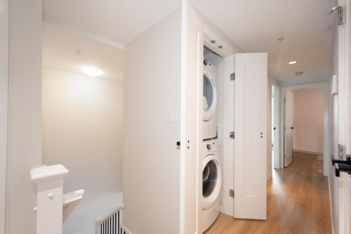 2063 10Th Avenue W, Vancouver, BC 