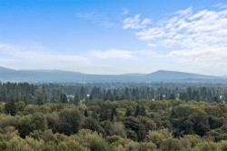 2502-3093 Windsor Gate  Coquitlam, BC V3B 0N2