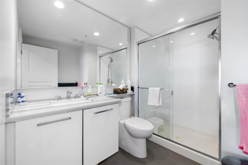 2502-3093 Windsor Gate, Coquitlam, BC 