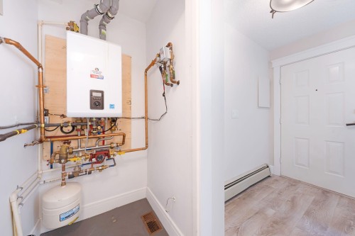 37-9000 Ash Grove Crescent, Burnaby, BC 